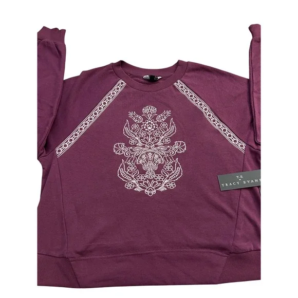 Tracy Evans Womens Embroidered Floral Sweatshirt Plum Burgundy Raglan Medium NEW - Picture 5 of 8